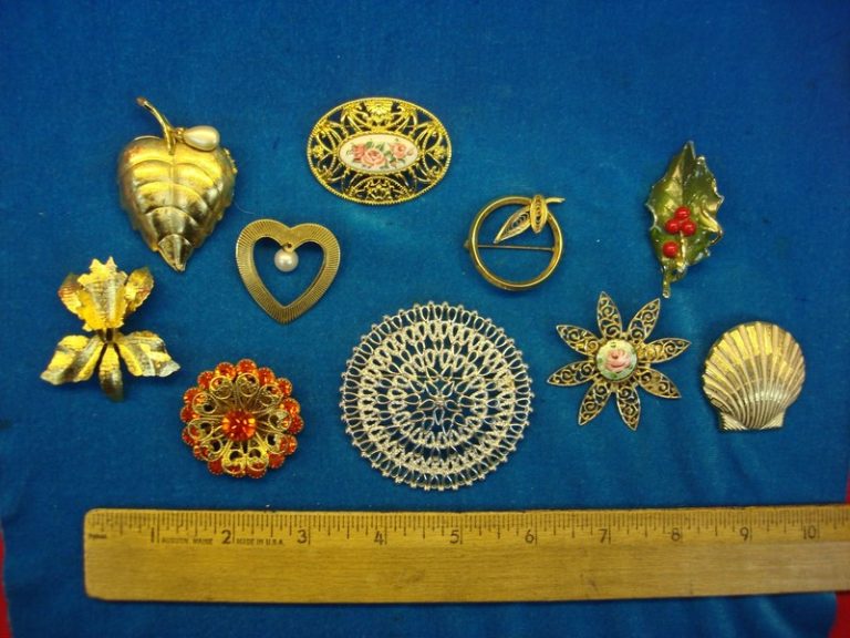 Vintage costume pins, lot of 10 unique and usable estate jewelry