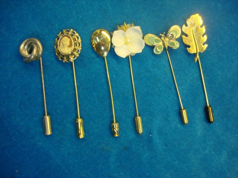 Vintage stick pins, enamel pins, collectible lot of 6