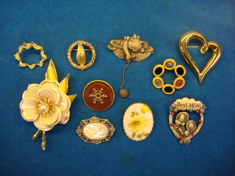 Vintage estate jewelry lot of 10 unique costume pins