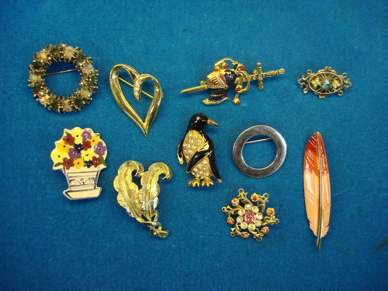 Lot of 10 Vintage Costume Pins