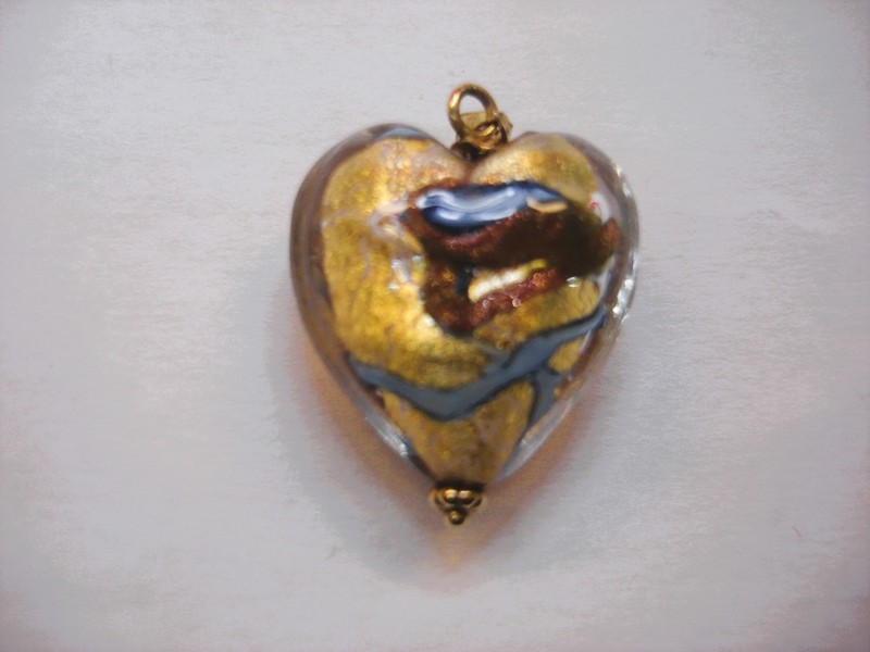 14K gold Venetian glass heart pendant