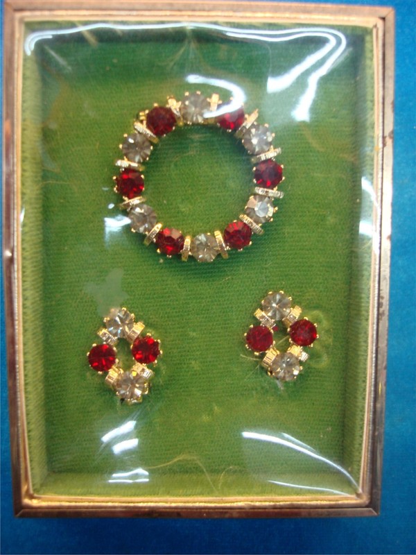 Vintage red and clear stone pin and clip-on earrings set in original box
