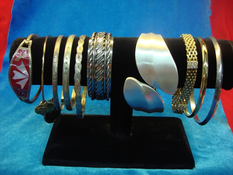 Vintage estate bracelet lot of 10