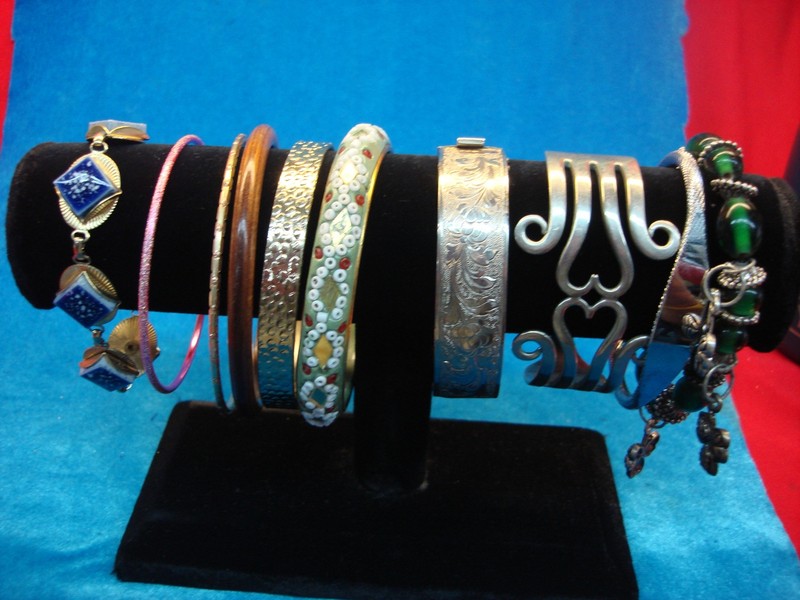 Lot of 10 vintage estate bracelets, unique costume jewelry