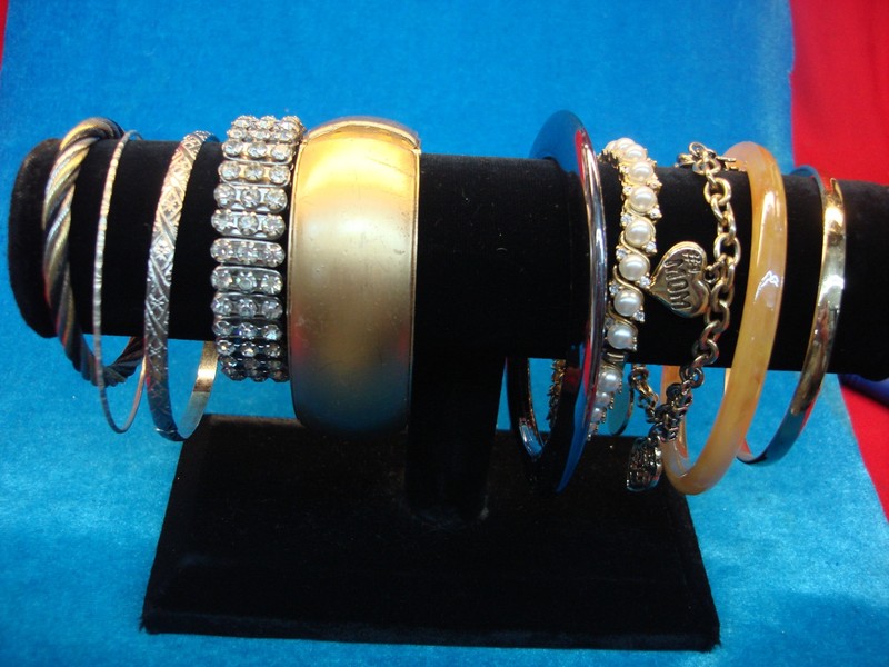 Vintage estate bracelet lot of 10, costume jewelry mix styles