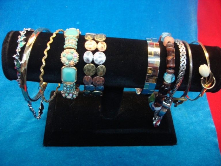 Vintage costume bracelets lot, sparkle and style
