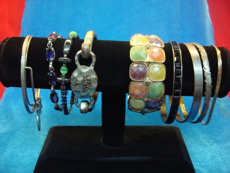 Lot of 10 vintage estate bracelets