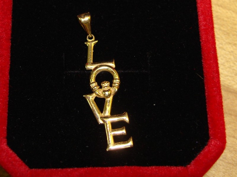 14K Gold Claddagh Love Pendant
