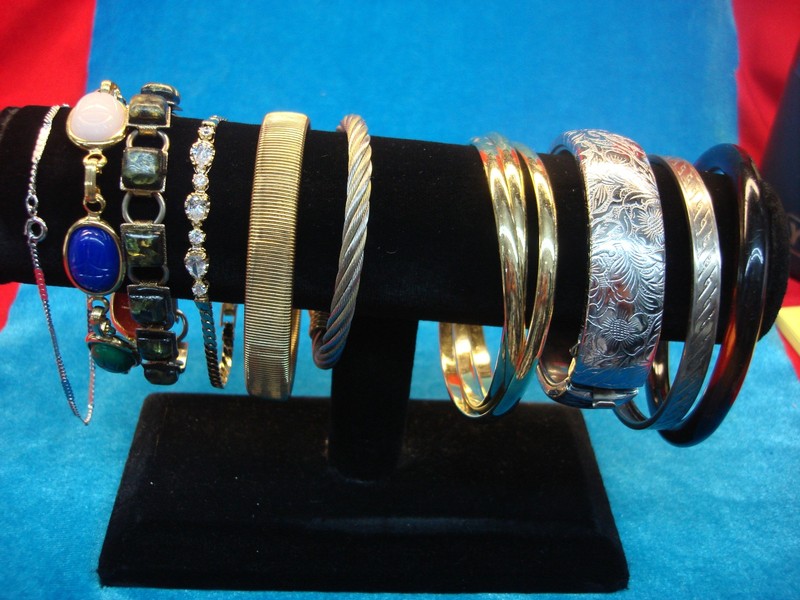 10 Unique Vintage Costume Bracelets (Lot #33)