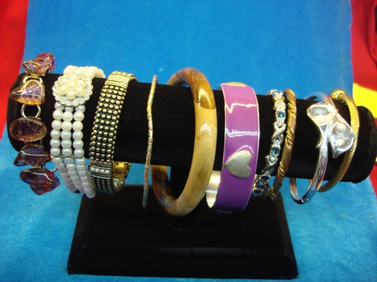 Vintage estate bracelet lot of 10 in assorted styles and designs
