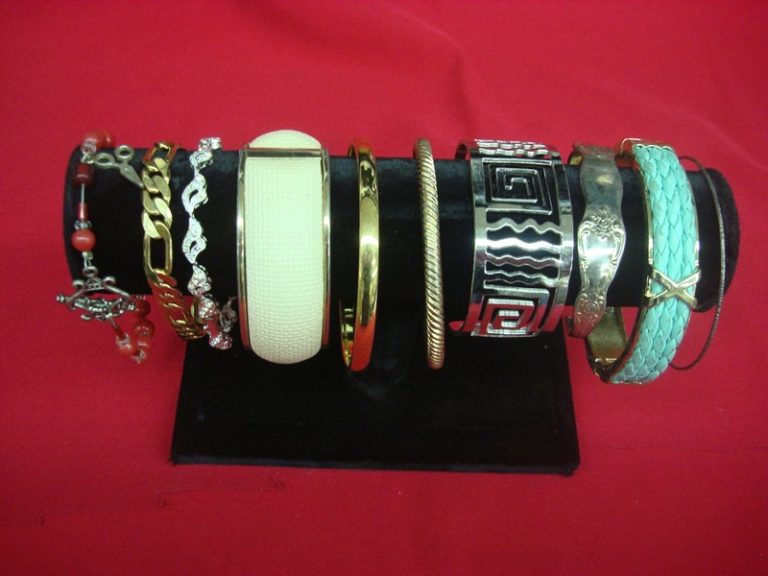 Vintage estate bracelet lot of 10