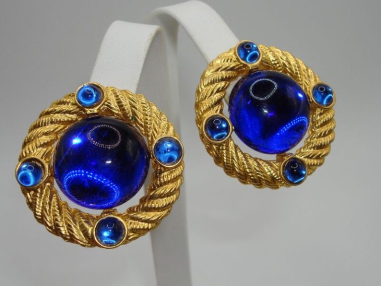 Vintage 1970s Park Lane gold tone blue glass cabochon earrings