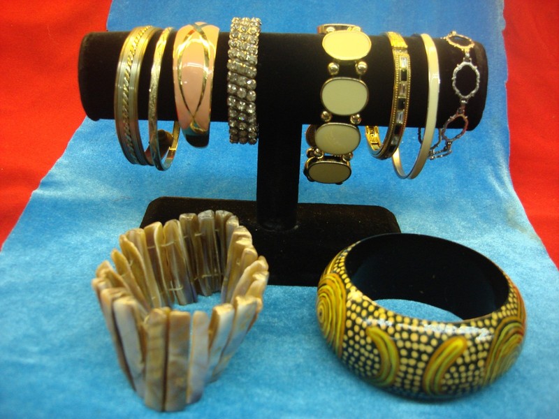 Lot of 10 vintage costume bracelets