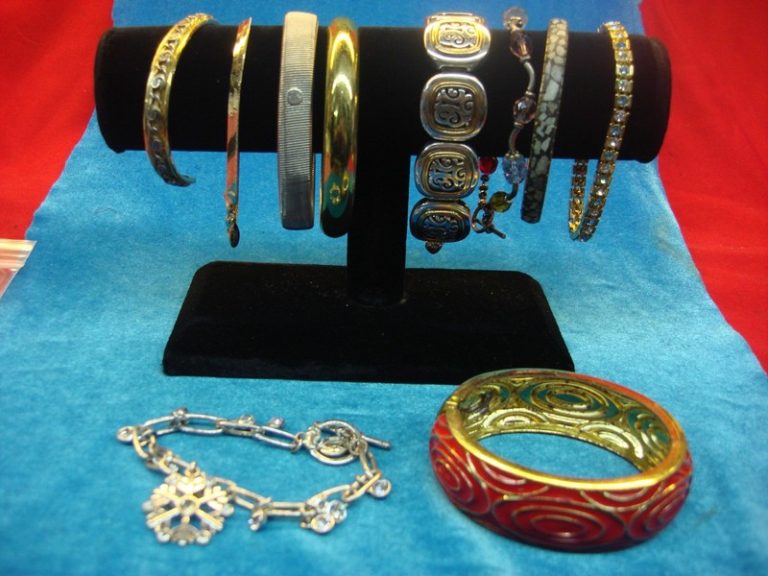 Vintage estate bracelet lot of 10