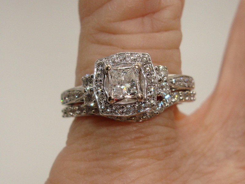 KAY JEWELERS 14K Solid Gold Wedding Ring Set with Princess Cut Diamond Engagement Ring and Matching Band