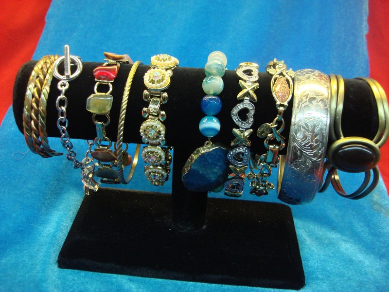 10 vintage costume bracelets, estate find lot #107
