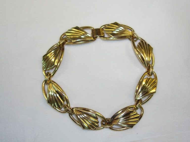 Vintage Simmons gold-tone leaf bracelet (1940s-50s), estate find