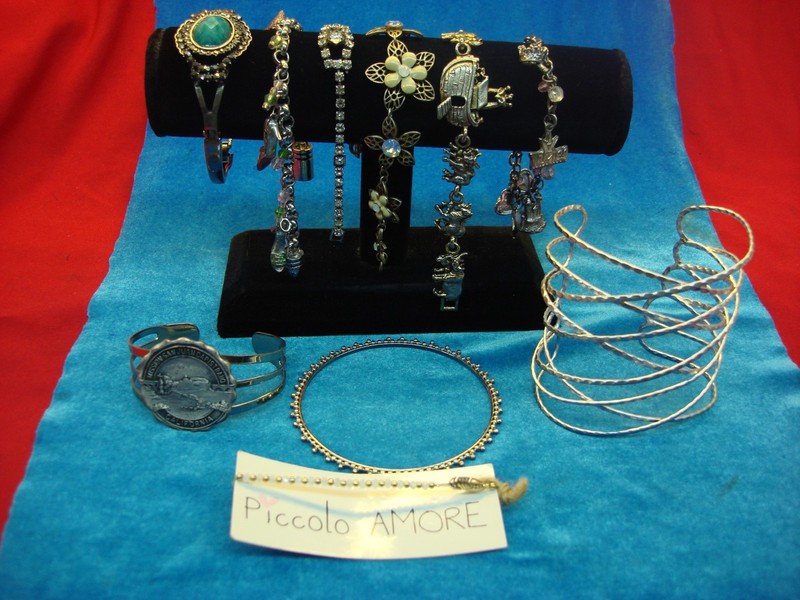 10 Vintage Costume Bracelets Lot #113