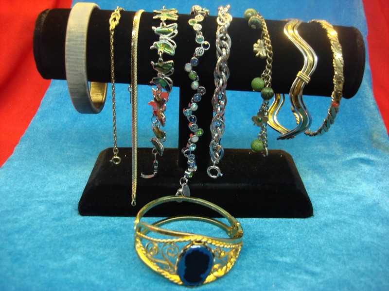 10 vintage costume bracelets, estate jewelry find, lot #120