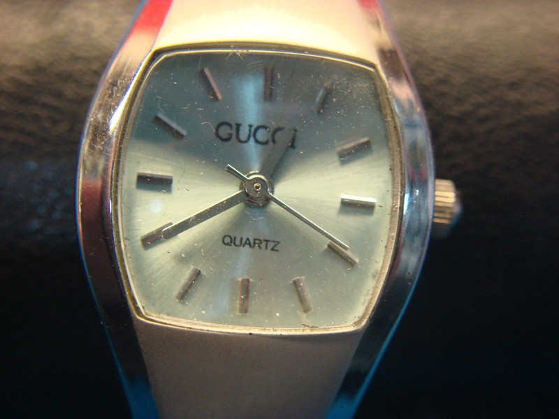Vintage Gucci Ladies Quartz Watch - Silver Tone, 6 Inch Bracelet