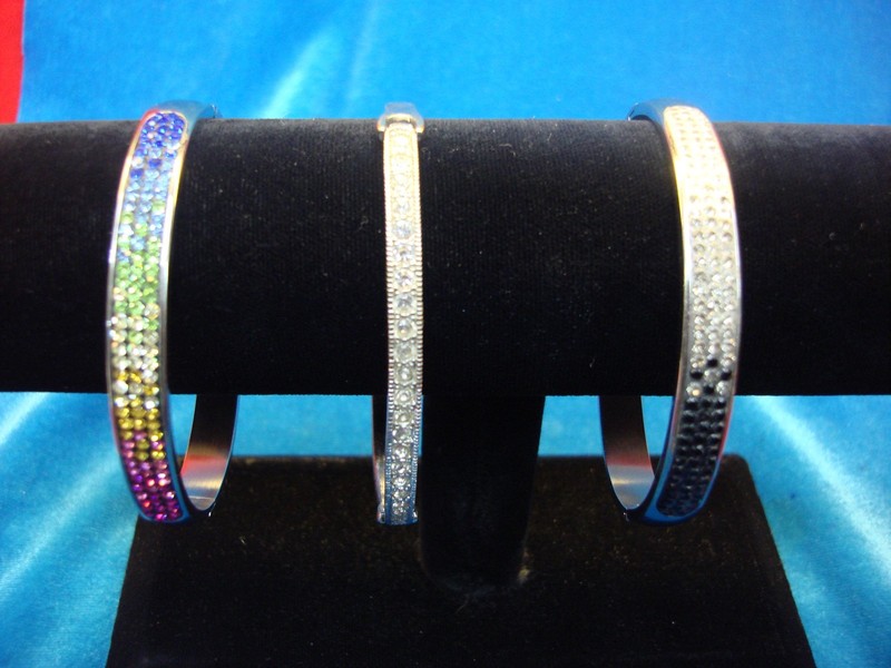 Set of 3 sparkling hinged bangle bracelets