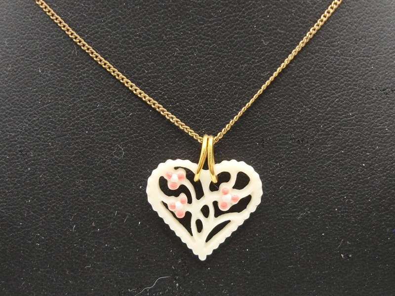Vintage 14K gold filled glass lace heart pendant necklace with pink floral design