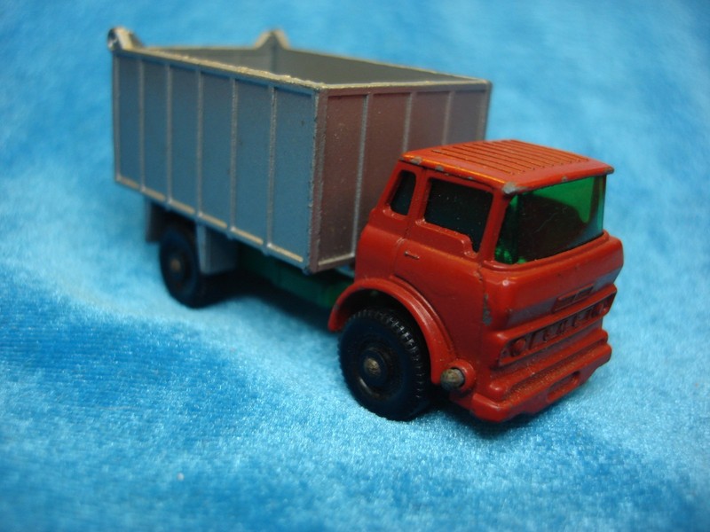 Vintage 1968 Matchbox Lesney No. 26C GMC Tipper Truck in excellent condition