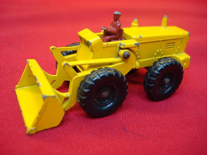 Vintage Matchbox Lesney No. 43B Aveling Tractor/Shovel (1962) - Good Condition