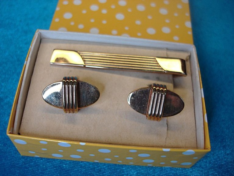 Vintage Hickok Gold-Tone Cufflinks & Tie Clip Set