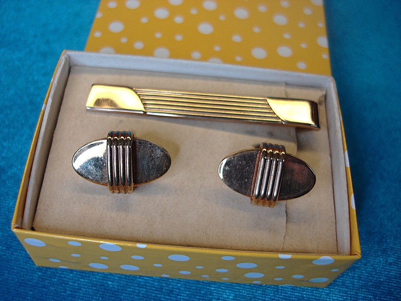 Vintage Hickok Gold-Tone Cufflinks & Tie Clip Set