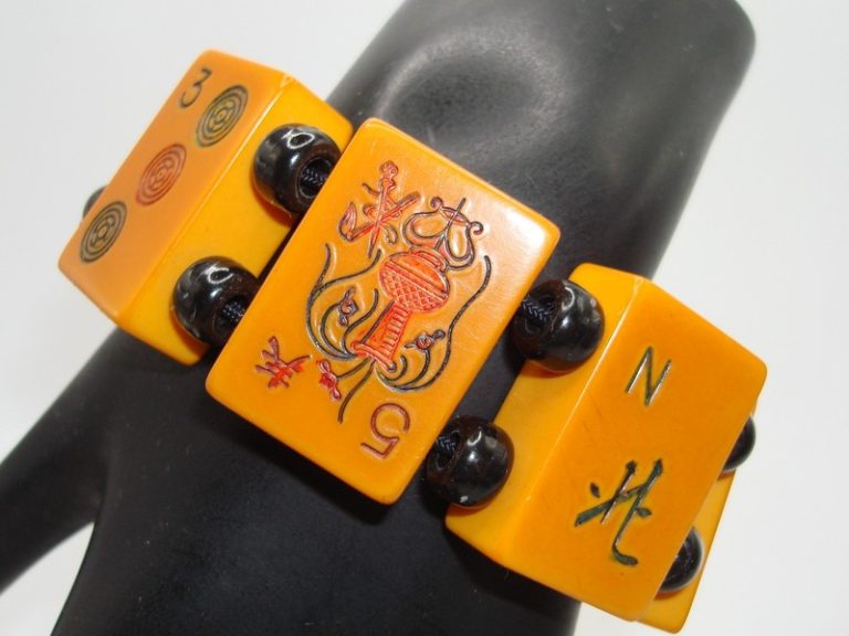 Vintage butterscotch bakelite Mah Jong bracelet, 7 inch expandable