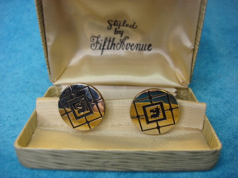 Vintage gold tone horse head cufflinks in unused condition