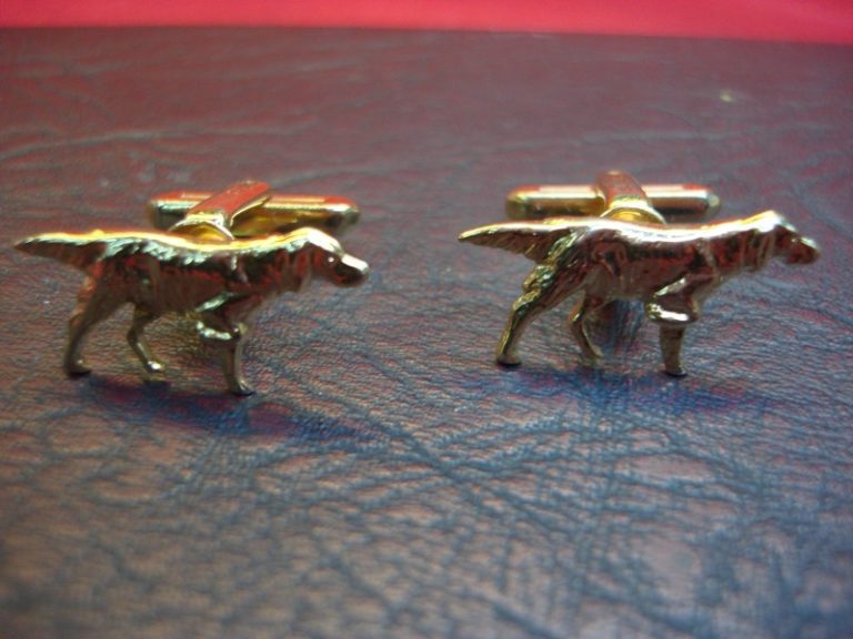 Vintage Hickok gold-tone hunting dog cufflinks featuring a long-haired pointer