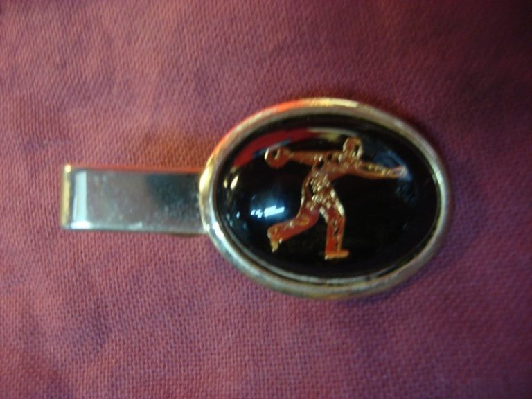 Vintage bowling tie clip in excellent condition, 1 3/4 inches long.