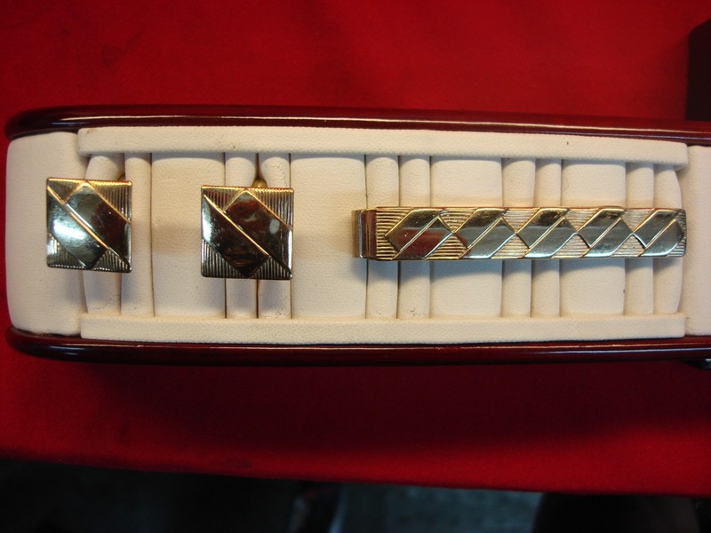 Vintage Oxford Gold Tone Tie Clip & Cufflinks Set
