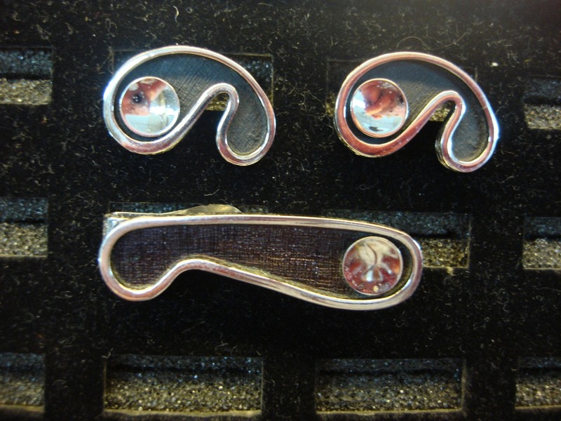 Vintage silver-tone tie clip and cufflinks set