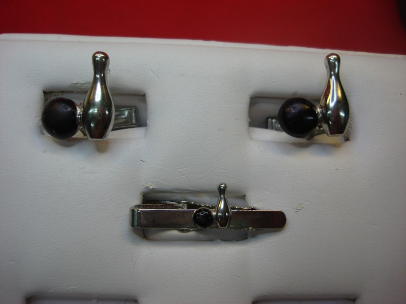 Vintage Silver Tone Bowlers Tie Clip & Cufflink Set #72 - Black Accents