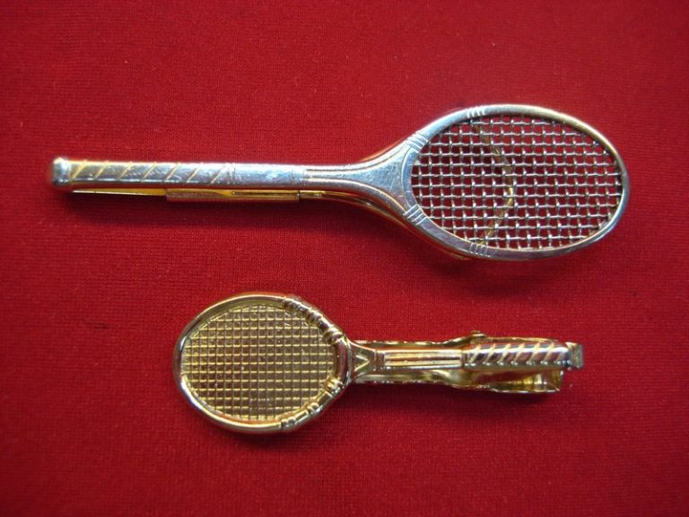 Vintage tennis racket tie clips set, two sizes, excellent condition