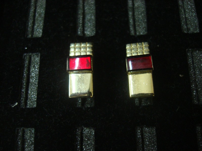Vintage Foster USA gold-tone wrap around cufflinks with red stones