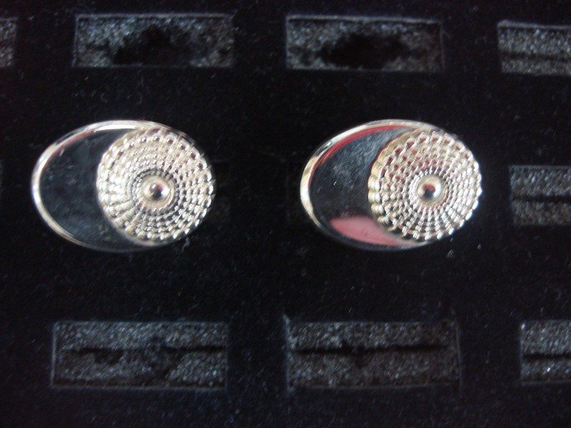 Vintage gold-tone cufflinks