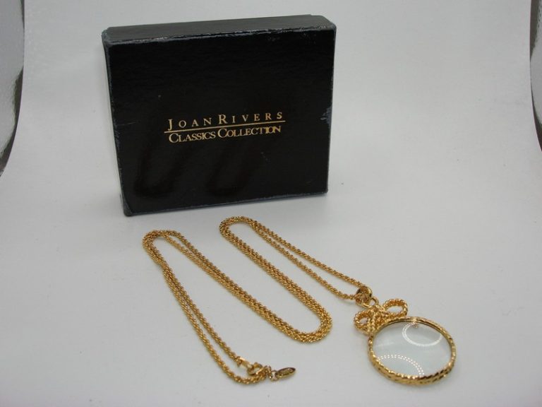 Vintage Joan Rivers gold-tone rope chain necklace with magnifier pendant
