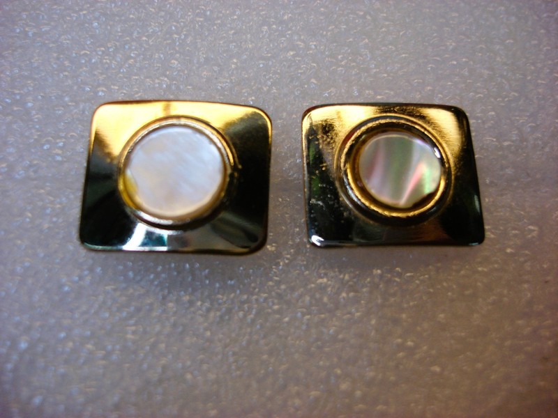 Vintage Swank Gold Tone Cufflinks with MOP Disk