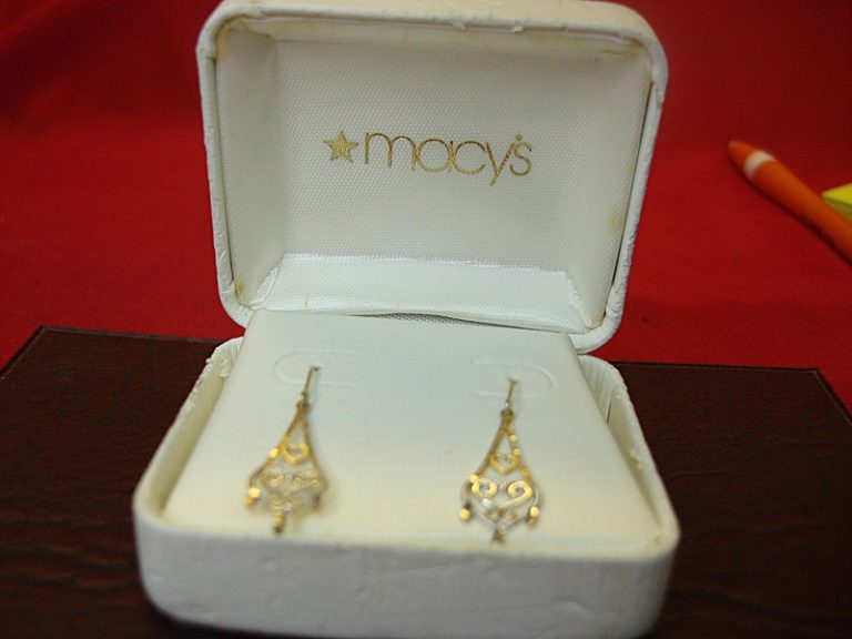 14K yellow and white gold dangle earrings, small and elegant, unworn condition