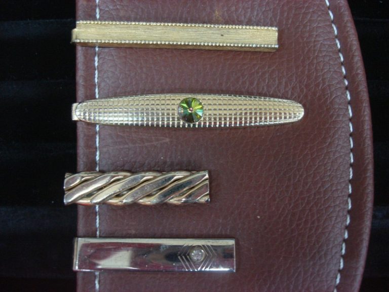 Vintage gold-tone tie clips (4-piece lot)