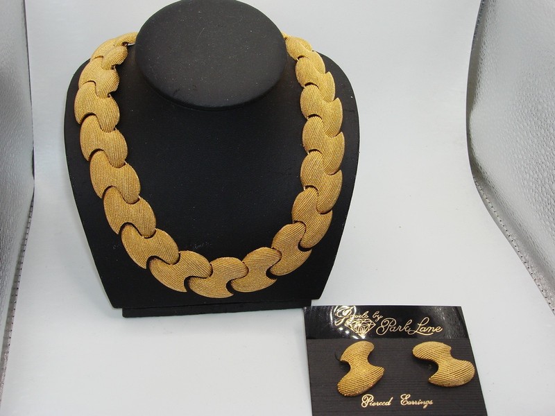 Vintage Park Lane gold-tone choker necklace and earring set
