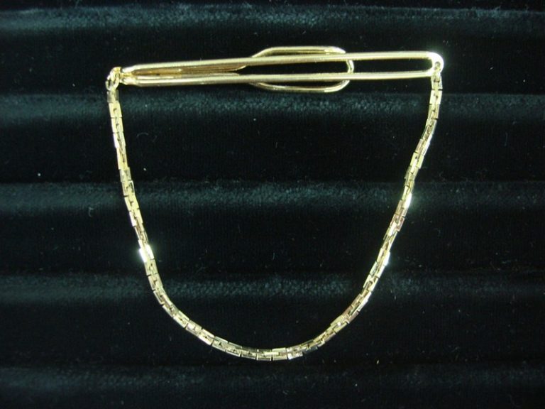 Vintage Swank gold tone tie bar chain