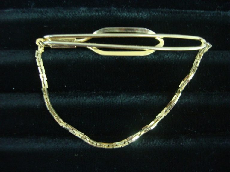 Vintage Hickok gold-tone tie bar chain in classic style #272