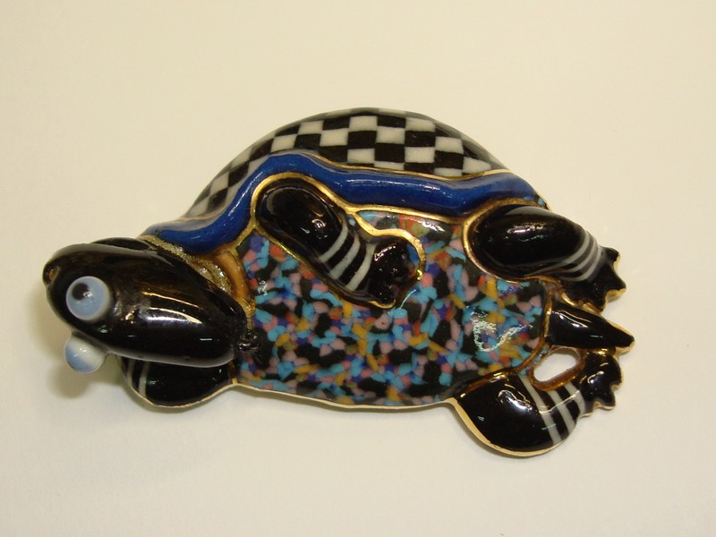 Vintage enamel turtle brooch pin signed 'JEWELRY 10'