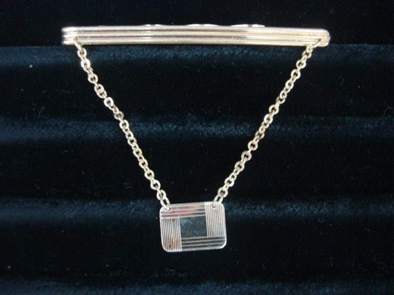 Vintage Simmons Gold Tone Tie Bar Chain