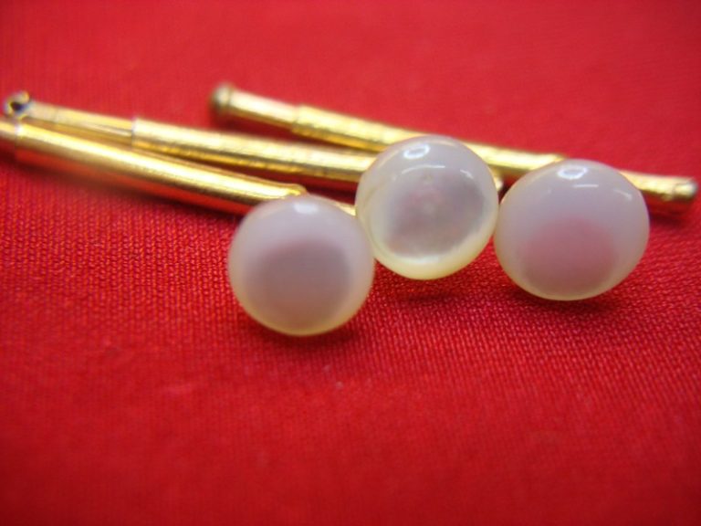 Vintage mother-of-pearl shirt studs (3 piece set)